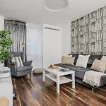 P&o Center Apartment